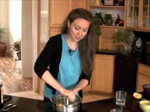 Superfoods With Jules – Cheesy Broccoli Bowl