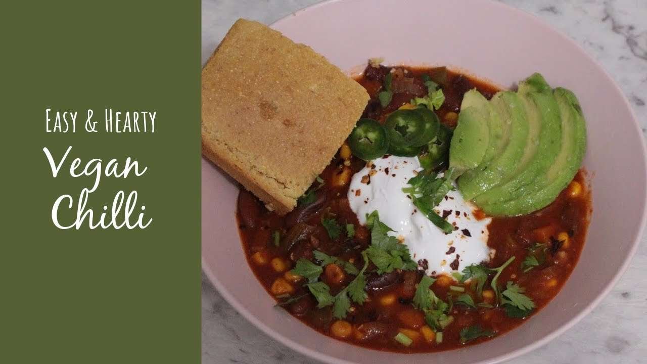 Easy & Hearty Vegan Chilli – perfect for fall and winter