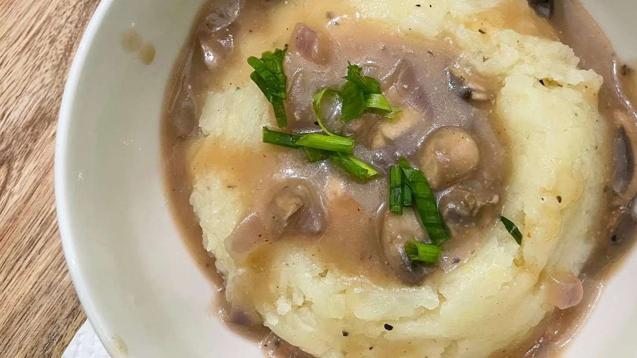 Vegan Thanksgiving Recipes | EASY Mashed Potatoes & Mushroom Gravy