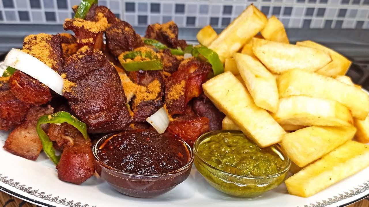 GHANA STREET FOOD / FRIED PORK MEAT WITH YAM