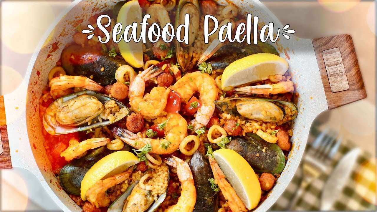 PAELLA DE MARISCOS [SEAFOOD PAELLA] | The Ultimate Spanish Entrée in One Pan!