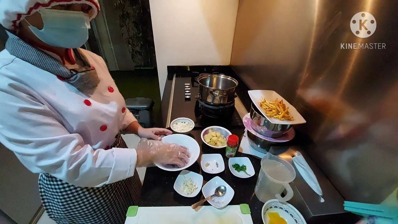 Goulash Soup-Anastasia Belinda Anjani-01541200051