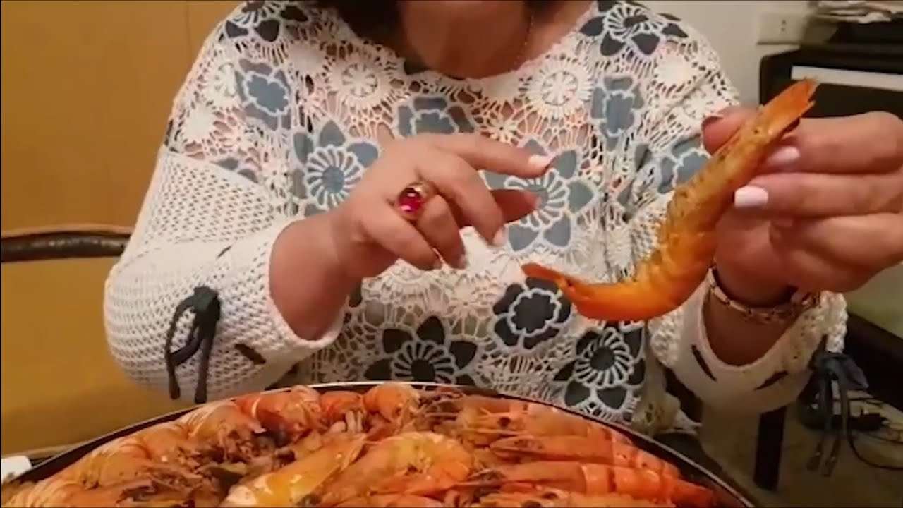 How to make seafood Paella