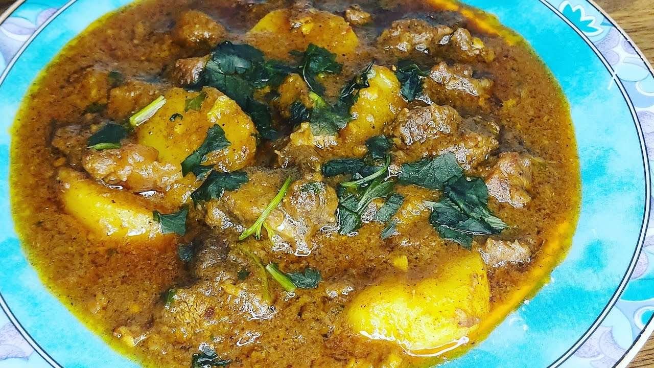 Beef Gosht Aloo Pakistani Recipe | Rindergulasch Pakistani Rezept | Azam kitchen ( Urdu/Hindi  )