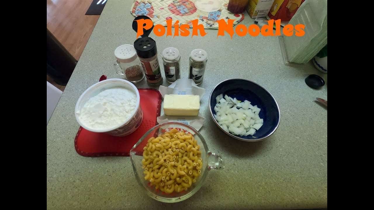 Polish Hungarian noodles – cheese – onion meal