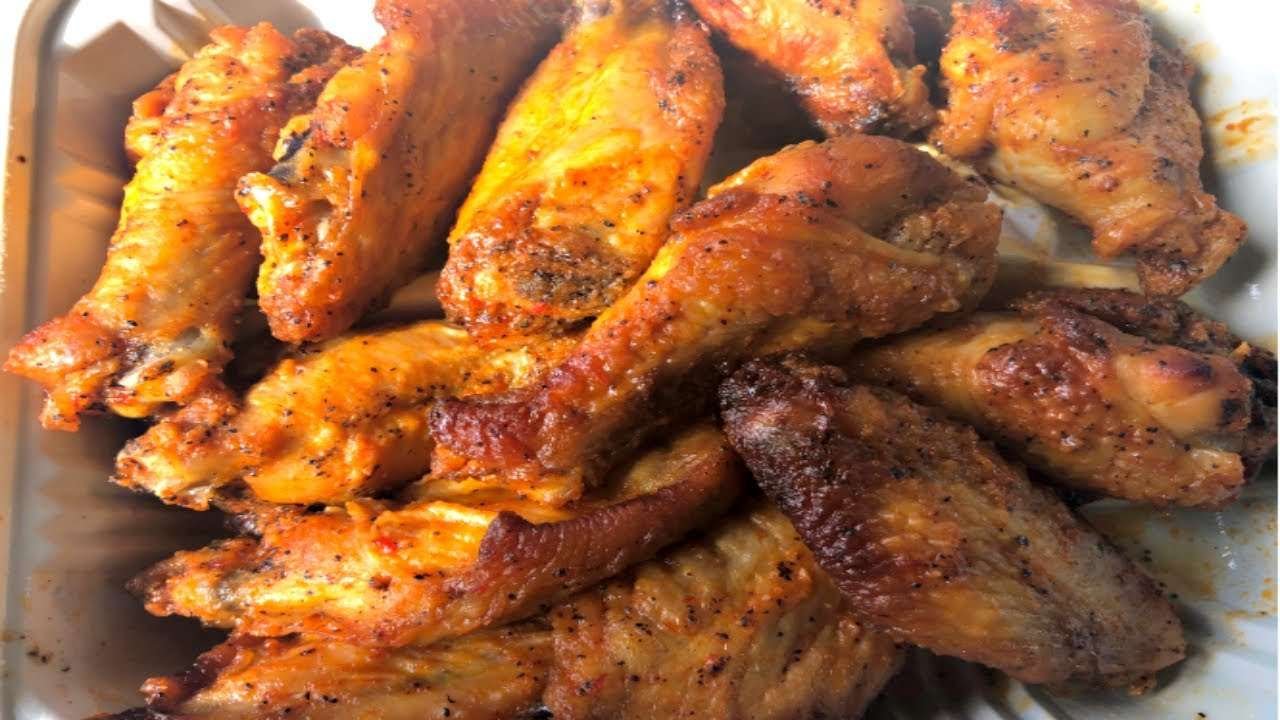 THE BEST Honey Sriracha Chicken Wings | Wings Wednesday