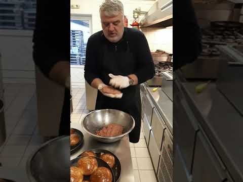 Greek Burger – Μπιφτέκι