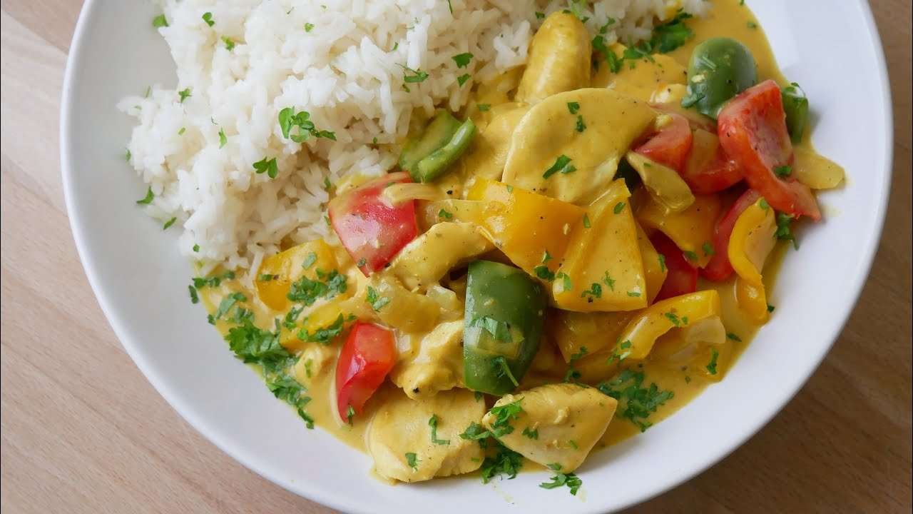 Hähnchengeschnetzeltes mit Curry Sahne Sauce || Chicken Strips with Creamy Curry Sauce || [ENG SUBS]