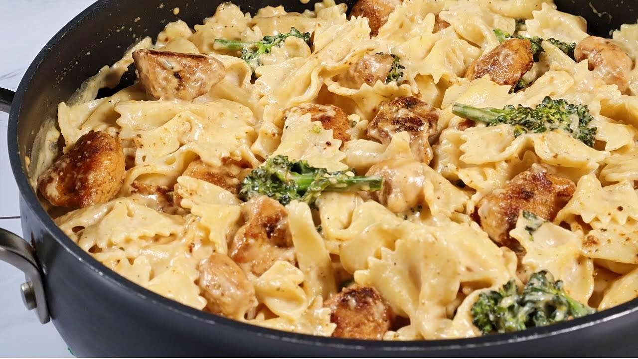 How to make the BEST Chicken Alfredo Pasta | Easy Pasta Recipe | Easy and Delicious Chicken Alfredo