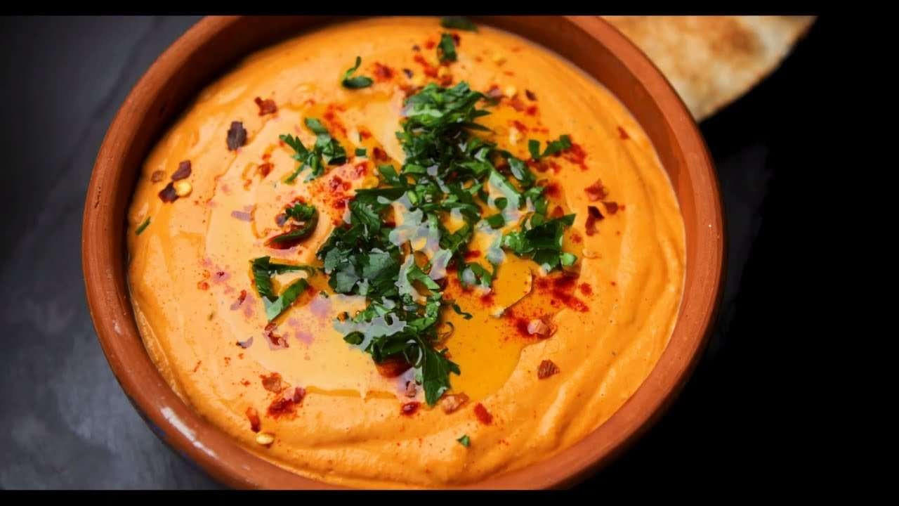 HOW TO MAKE ROASTED RED PEPPER HUMMUS AT HOME || Easy Hummus Recipe || Homemade Hummus || #DIFK