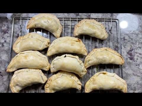 Cook with me! Spicy Empanadas de Pollo (chicken empanadas)