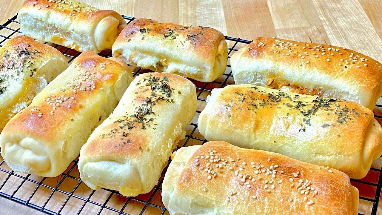 Chicken Cheese Roll Recipe | How To Make Chicken Bread Roll