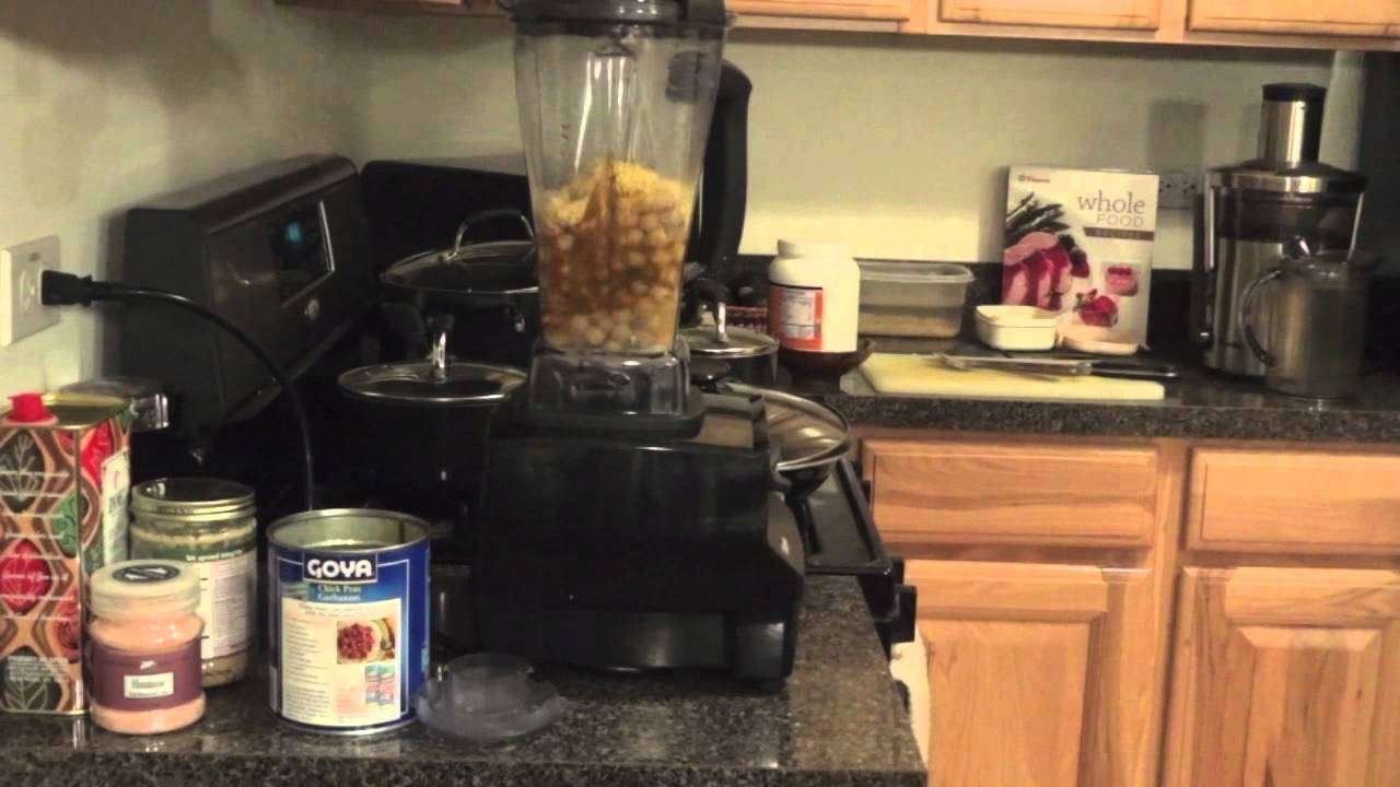 Making fresh HUMMUS with the Vitamix