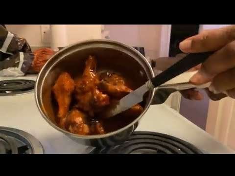 Vlogmas making chicken wings with my special sauce 🍗🔥