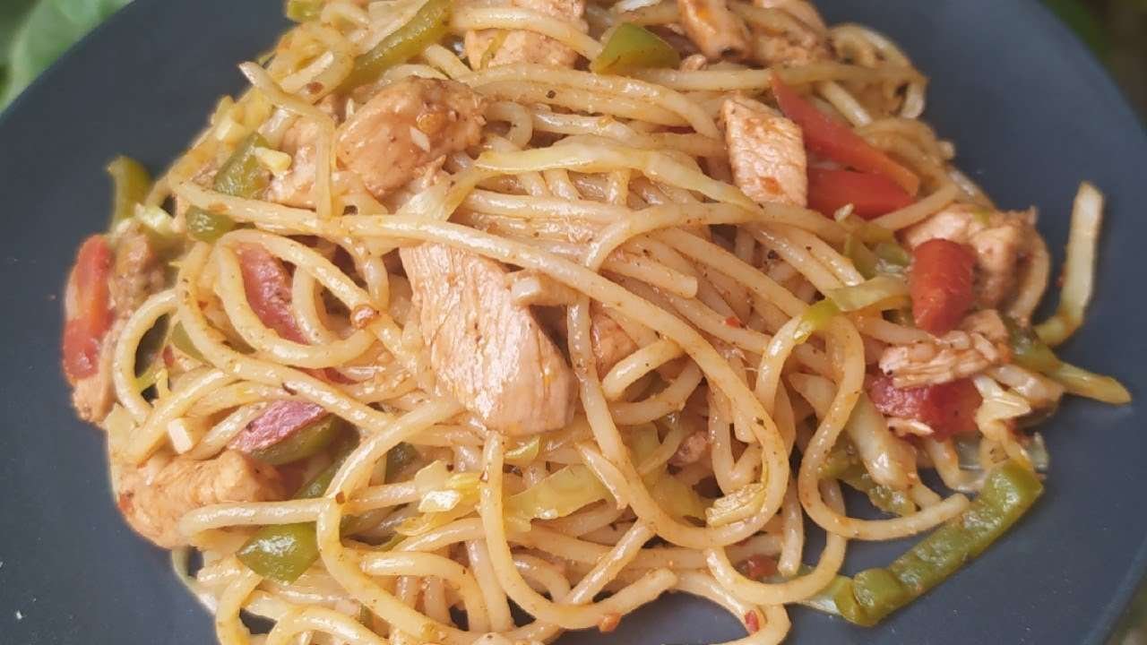 Chicken Chow Mein Recipe | How to Make Chicken Chow Mein at Home | Restaurant Style