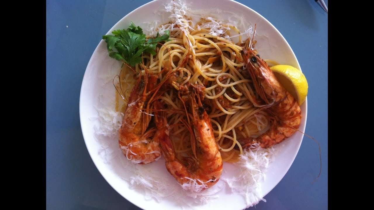HOW TO COOK Black tiger prawns spaghetti in fresh tomatoes….