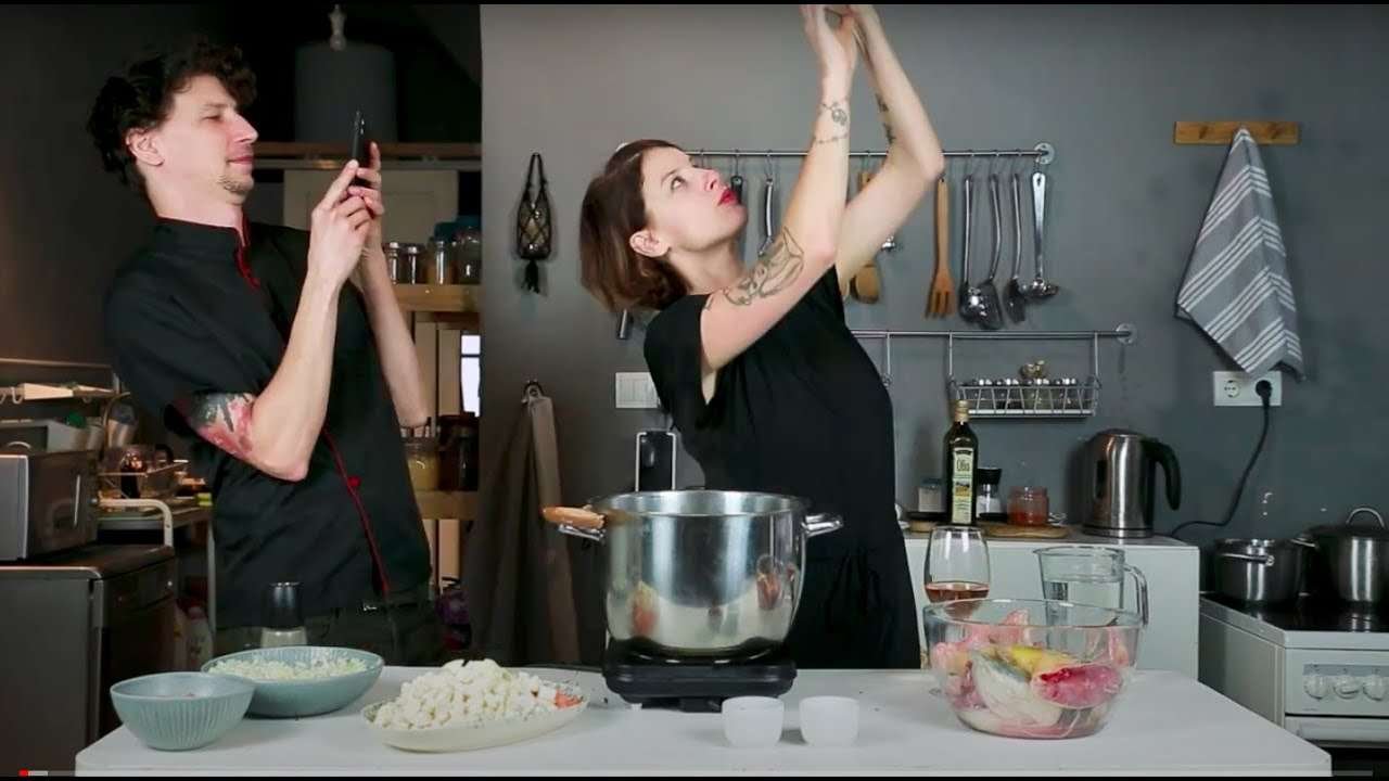 CHRISTMAS FISH SOUP a.k.a "Halászlé" | Lasciva Culina