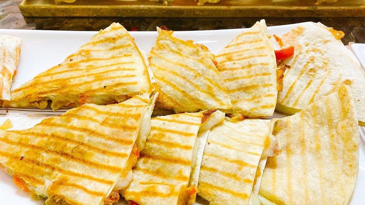 QUESADILLAS/EASY CHICKEN QUESADILLAS(MEXICAN DISH)