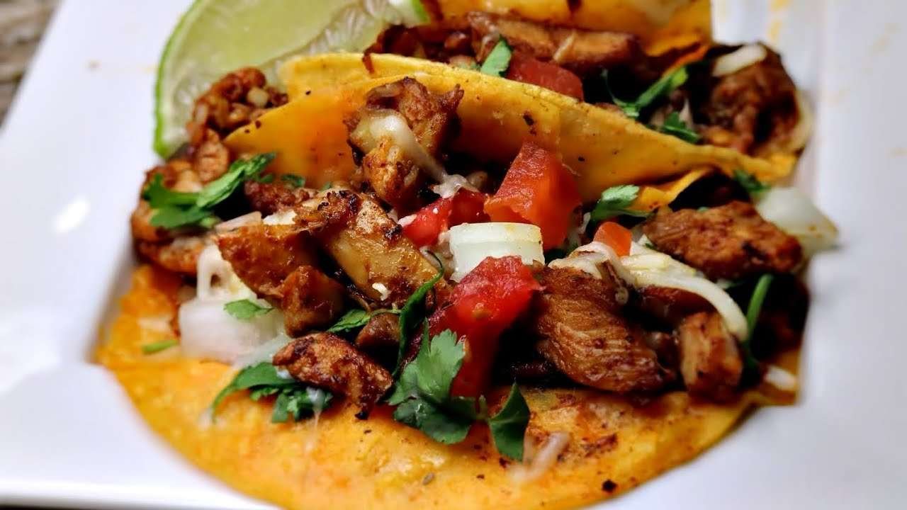 EASY Chipotle Chicken Tacos Recipe |  The Best Taco Recipe