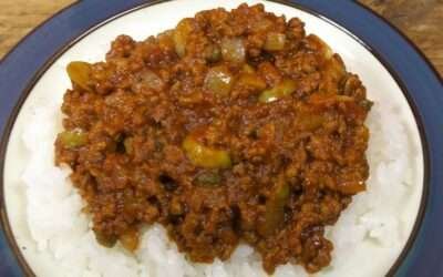 How To Make Hamburger with Olives and Paprika – Recipe