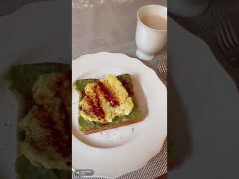 Guacamole toast with eggs and smoked paprika