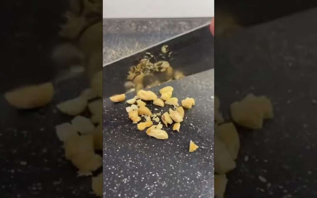 Hummus paprika beetroot bread sandwich