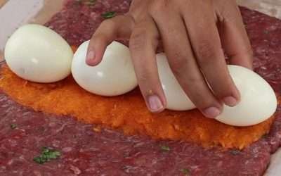 Ground beef roll with egg! An easy and delicious recipe!
