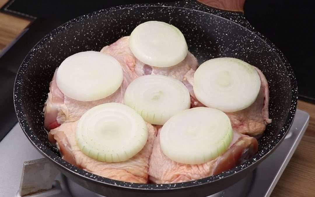 How to make the best chicken thighs! An easy and delicious recipe.