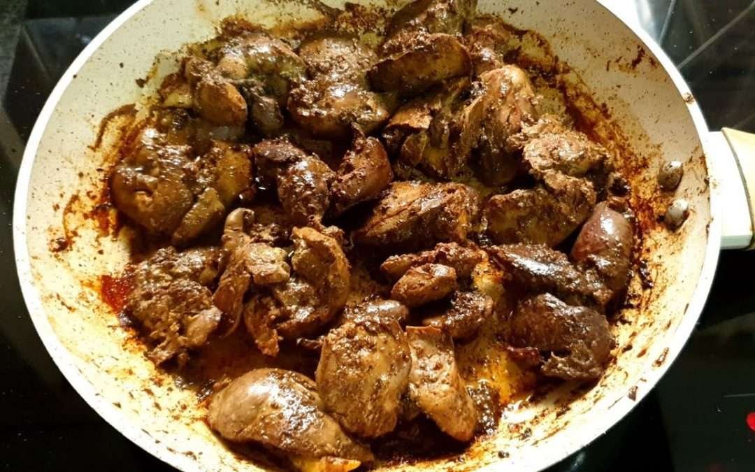 HOW TO COOK CHICKEN LIVERS || CHICKEN LIVERS || PAPRIKA CHICKEN LIVERS RECIPE