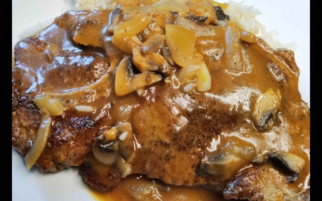 Easy Smothered Pork Steak Recipe for Beginners