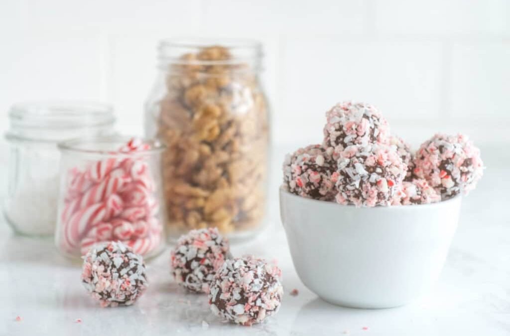 Healthy Chocolate Peppermint Bites (No-Bake + Fast!)