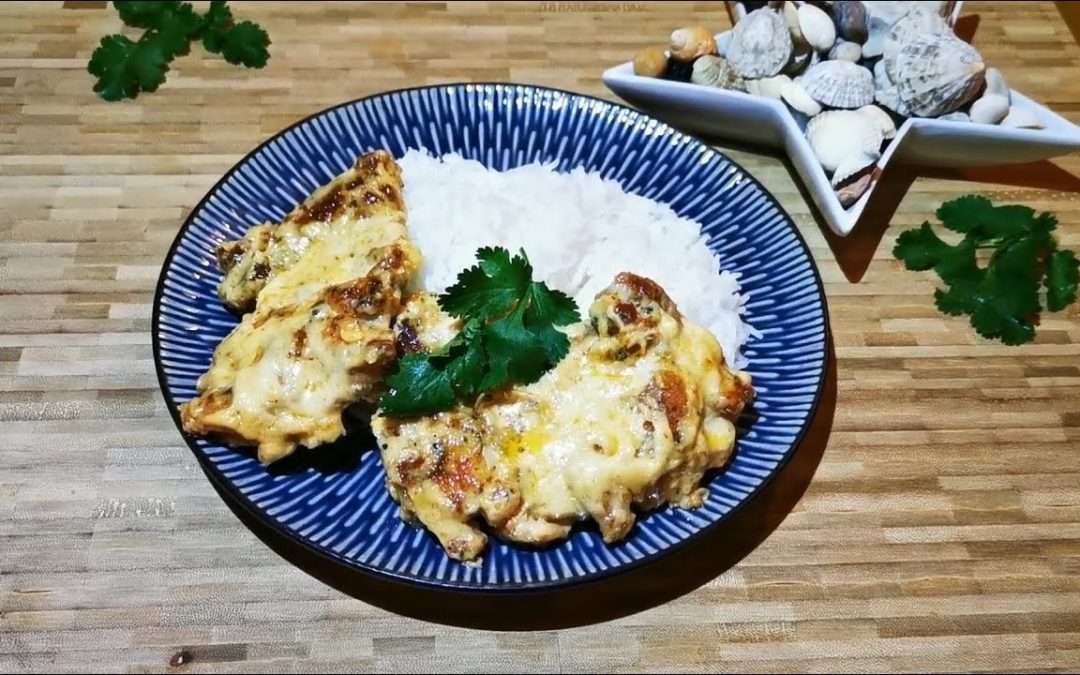 Such easy and delicious creamy chicken recipe you can cook everyday!