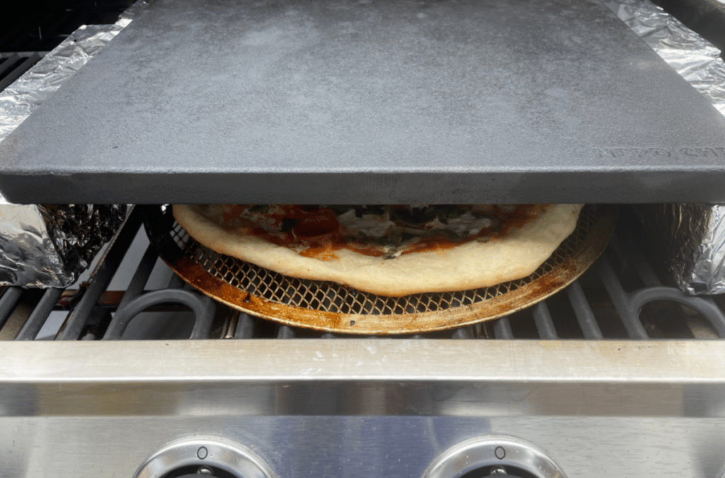 How to Make a Pizza Grill With Your Gas Grill