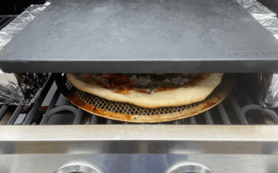 How to Make a Pizza Grill With Your Gas Grill