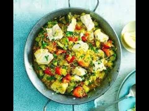 Smoked paprika paella with cod & peas